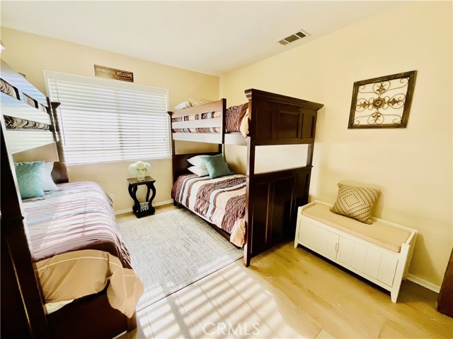 10195 Shangri La Avenue, Hesperia CA: https://media.crmls.org/medias/4067e2c0-241c-4702-82a2-a224516b552e.jpg
