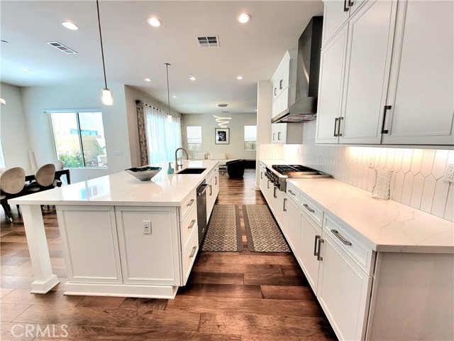 Detail Gallery Image 10 of 37 For 346 Sawbuck, Irvine,  CA 92618 - 5 Beds | 5/3 Baths