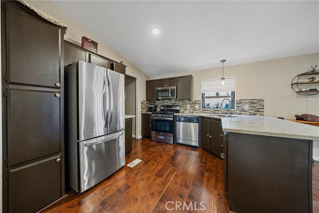 Detail Gallery Image 5 of 42 For 34437 Tree Ln, Wildomar,  CA 92595 - 3 Beds | 2/1 Baths