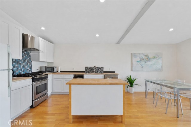 Detail Gallery Image 7 of 55 For 23777 Mulholland Hwy #62,  Calabasas,  CA 91302 - 4 Beds | 4 Baths