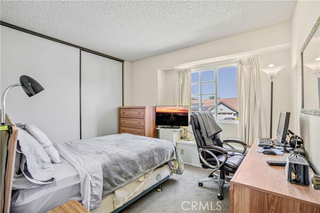 1426 Crestview Drive, Oceanside CA: https://media.crmls.org/medias/4069a788-1f3a-4c02-8fb5-21bb0b8f181e.jpg