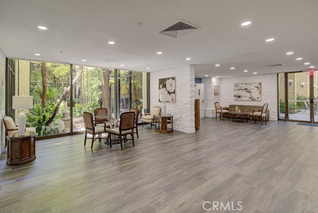24055 Paseo Del Lago, Laguna Woods CA: https://media.crmls.org/medias/4069c1be-3b9e-403e-9b3a-6d841535e887.jpg