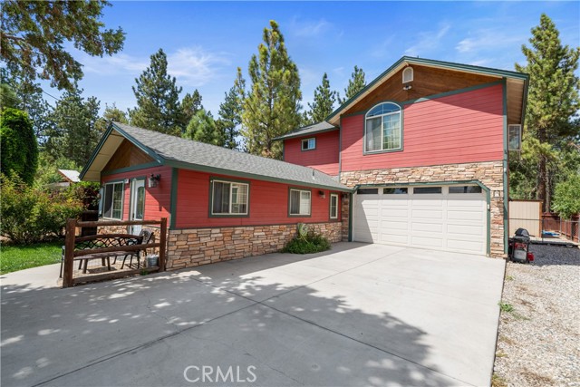 Detail Gallery Image 3 of 45 For 209 W Meadow Ln, Big Bear City,  CA 92314 - 3 Beds | 2 Baths