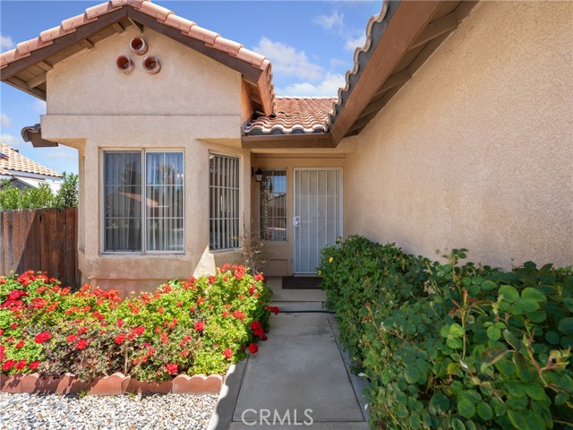 Detail Gallery Image 4 of 29 For 12871 Jade Rd, Victorville,  CA 92392 - 3 Beds | 2 Baths