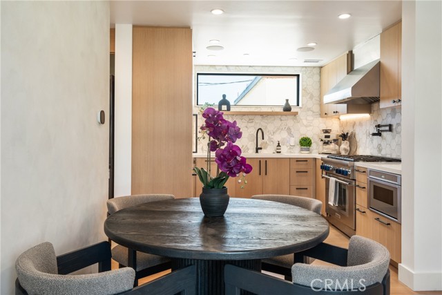 Detail Gallery Image 7 of 32 For 521 1/2 Iris, Corona Del Mar,  CA 92625 - 2 Beds | 2/1 Baths