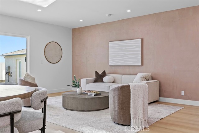 Detail Gallery Image 14 of 49 For 8321 Outland View, Sun Valley,  CA 91352 - 3 Beds | 4 Baths