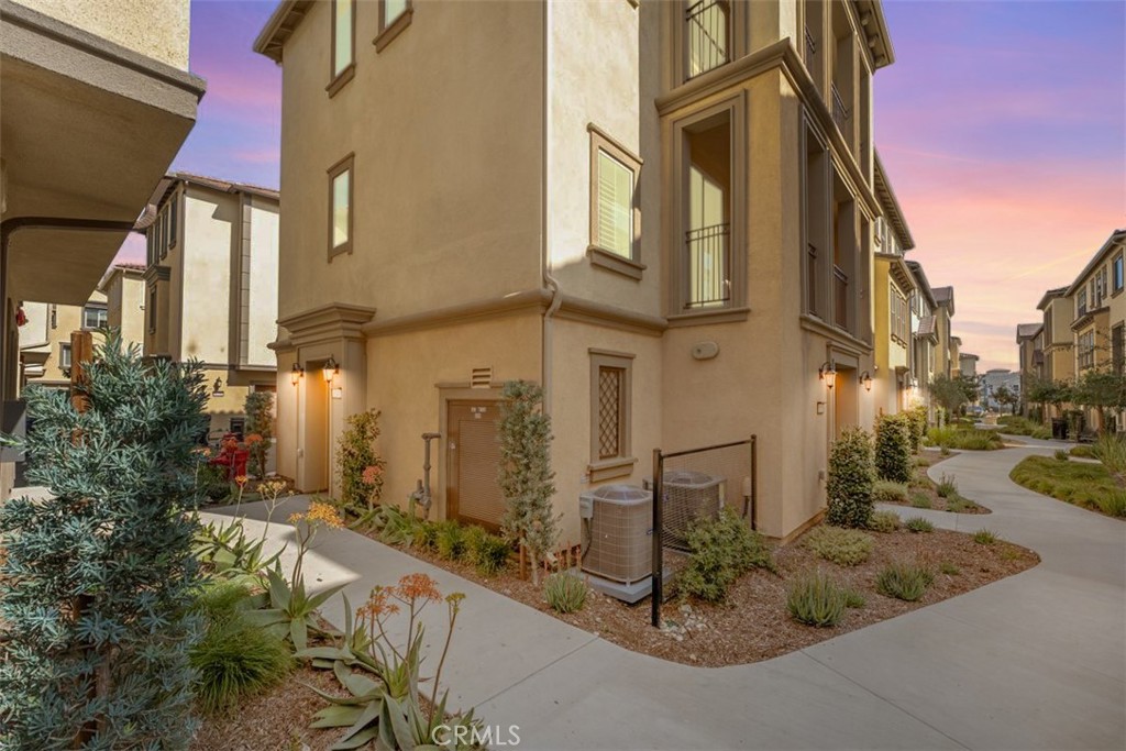 8241 Traveller St.