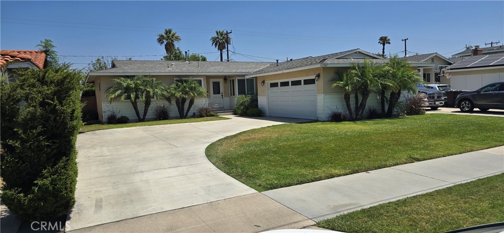 1547 W Edithia Avenue