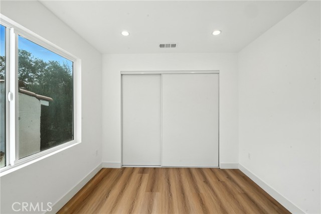 3031 3033 Vineyard Avenue, Los Angeles CA: https://media.crmls.org/medias/406ed13b-c17b-4d56-9a38-04790917246d.jpg