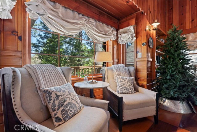 Detail Gallery Image 11 of 49 For 27675 Lakes Edge Rd, Lake Arrowhead,  CA 92352 - 3 Beds | 1/1 Baths