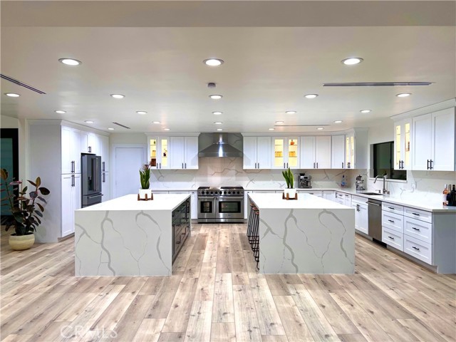 20301 Reaza Place, Woodland Hills CA: https://media.crmls.org/medias/406f9c06-273e-471e-8926-6cc2cfe465b6.jpg