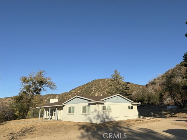 42930 Lake Hughes Road, Lake Hughes CA: https://media.crmls.org/medias/406fed49-7274-4dd0-b0a7-47fd540f4a78.jpg