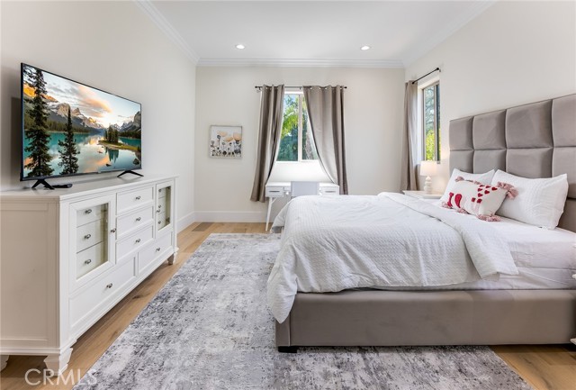 23123 Oxnard Street, Woodland Hills CA: https://media.crmls.org/medias/40706ac9-fdb9-4fb2-805b-f48f1731da37.jpg