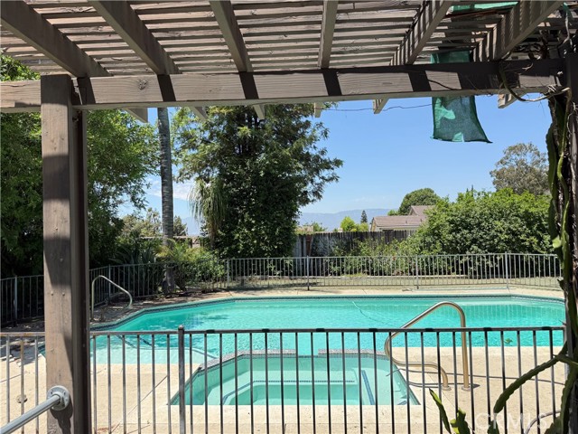 Image 12 of 38 For 23020 Jensen Court
