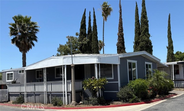 Detail Gallery Image 1 of 16 For 350 S Willow Ave #150,  Rialto,  CA 92376 - 3 Beds | 2 Baths