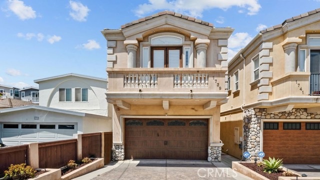 Detail Gallery Image 1 of 27 For 1739 Carlson Ln, Redondo Beach,  CA 90278 - 4 Beds | 2/1 Baths