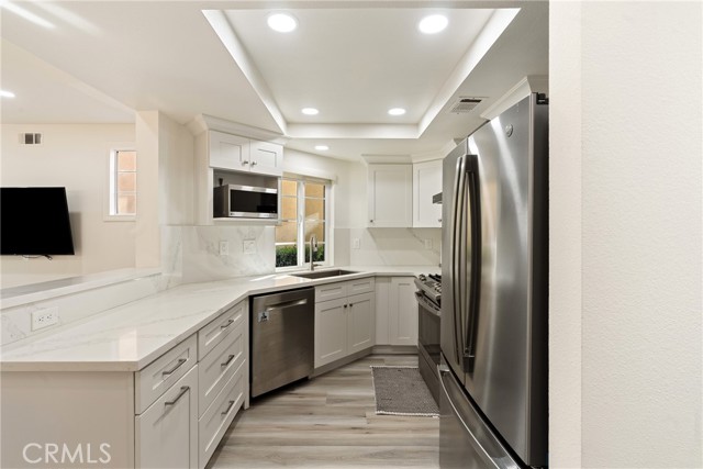 Detail Gallery Image 8 of 24 For 24 Rue De Nicole, Lake Forest,  CA 92610 - 3 Beds | 2/1 Baths