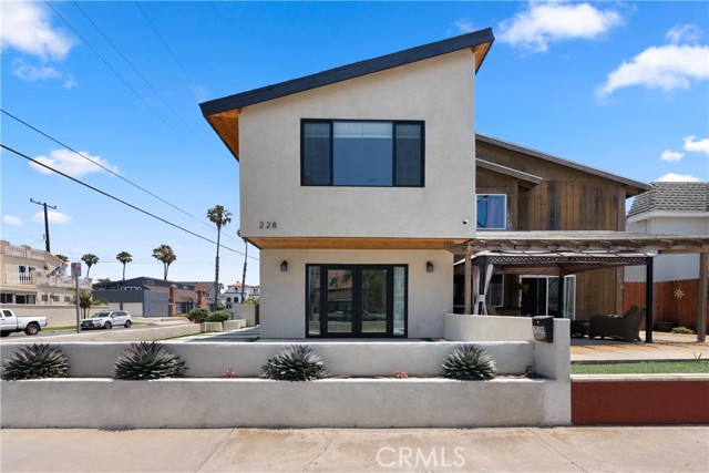 228 20th Street, Huntington Beach CA: https://media.crmls.org/medias/40738b8c-72c8-42d8-8774-04e2ada6f356.jpg
