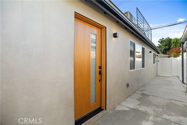 Detail Gallery Image 13 of 18 For 6937 Jellico Ave, Lake Balboa,  CA 91406 - 2 Beds | 2 Baths