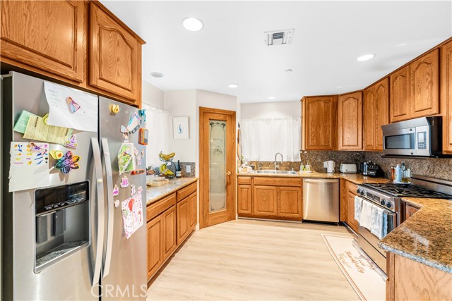 939 Via Camino, Wilmington CA: https://media.crmls.org/medias/40744a30-d96f-44fe-9a49-c266df6c31a1.jpg