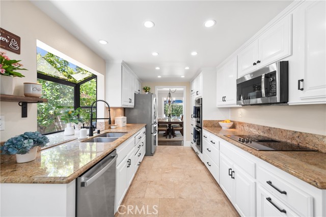 968 Saddlehorn Place, Newbury Park CA: https://media.crmls.org/medias/4074541b-5e1b-4ee6-b873-4f049ba90257.jpg