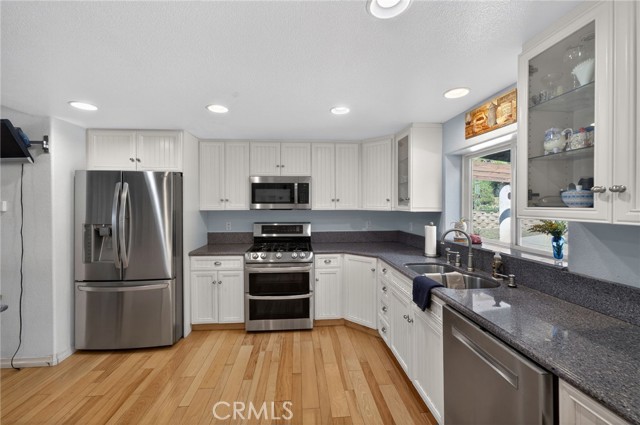 Detail Gallery Image 23 of 69 For 1528 York Dr, Vista,  CA 92084 - 3 Beds | 2 Baths