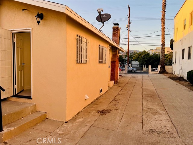 Detail Gallery Image 4 of 25 For 4920 4922 W Fountain Ave, Los Angeles,  CA 90029 - – Beds | – Baths