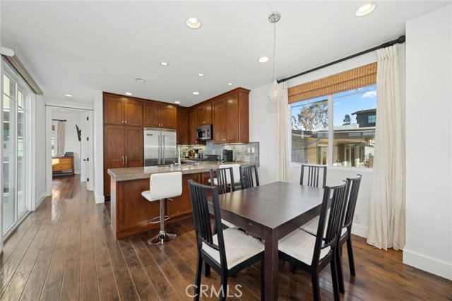 Detail Gallery Image 11 of 24 For 417 1/2 Poinsettia Ave, Corona Del Mar,  CA 92625 - 2 Beds | 2/1 Baths