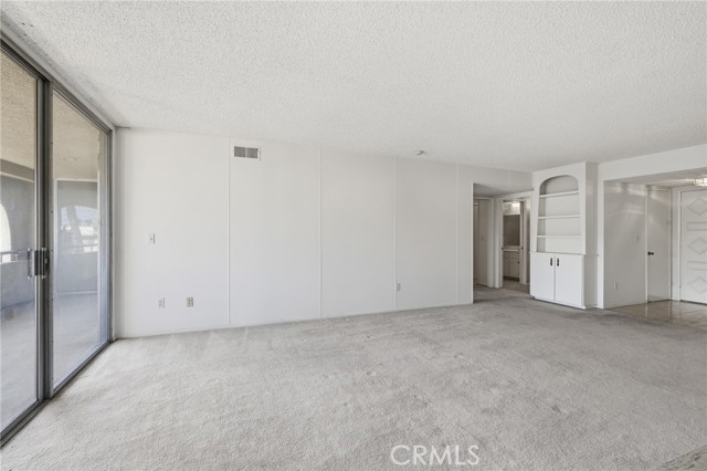 Detail Gallery Image 11 of 50 For 5330 Lindley Ave #305,  Encino,  CA 91316 - 2 Beds | 2 Baths