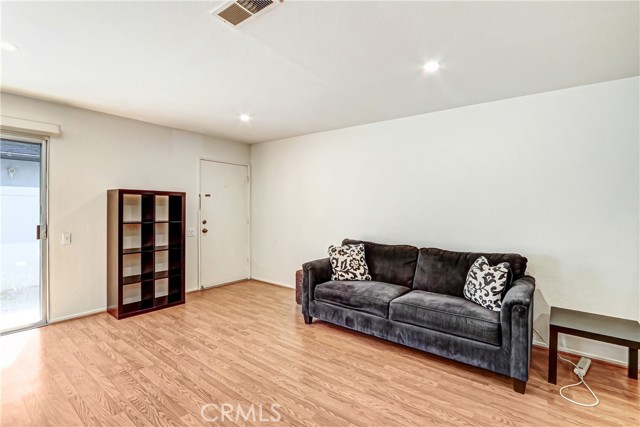 Detail Gallery Image 5 of 22 For 6437 Horse Shoe, Yorba Linda,  CA 92886 - 2 Beds | 1/1 Baths