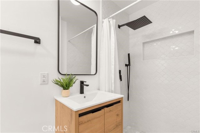 Detail Gallery Image 7 of 15 For 503 Oleander, Los Angeles,  CA 90042 - 4 Beds | 2 Baths