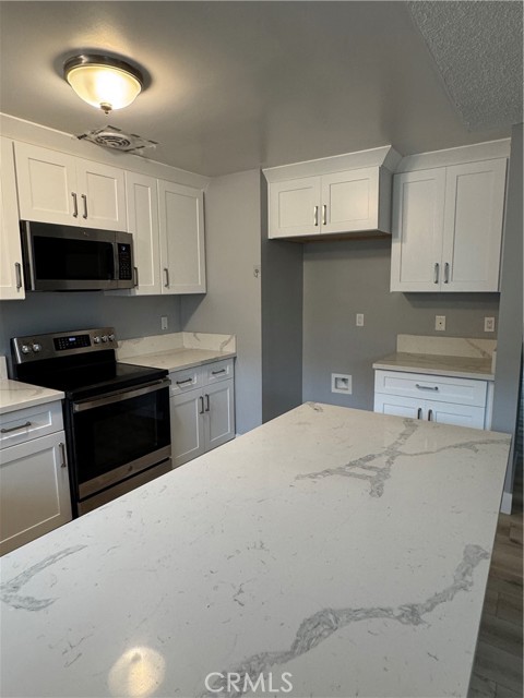 Detail Gallery Image 8 of 15 For 3230 Merrill Dr #50,  Torrance,  CA 90503 - 2 Beds | 2 Baths