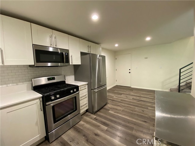 Detail Gallery Image 6 of 24 For 208 S Park View St #2,  Los Angeles,  CA 90057 - 4 Beds | 2 Baths