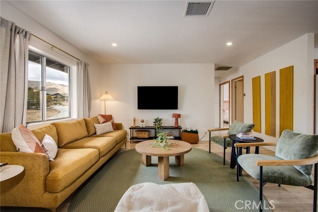 61584 Pueblo Trail, Joshua Tree CA: https://media.crmls.org/medias/40771d69-448d-4d62-80d4-017c91671ff0.jpg