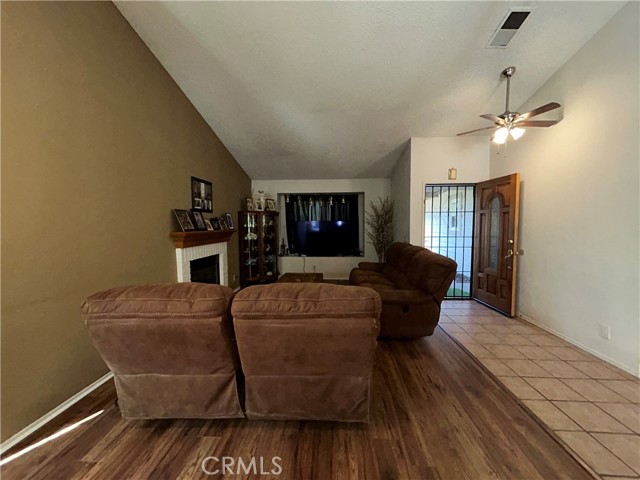 Detail Gallery Image 9 of 32 For 31133 via Gilberto, Temecula,  CA 92592 - 4 Beds | 2 Baths