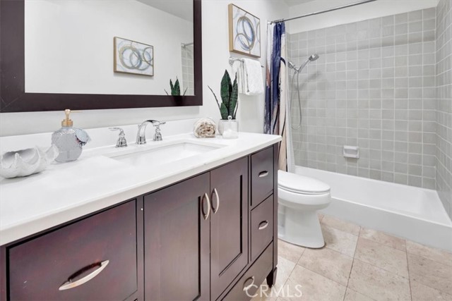 Detail Gallery Image 13 of 27 For 8317 Marina Pacifica, Long Beach,  CA 90803 - 2 Beds | 3 Baths