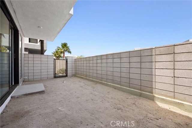 Detail Gallery Image 9 of 32 For 920 Galaxy Dr, Palm Springs,  CA 92264 - 2 Beds | 2/1 Baths