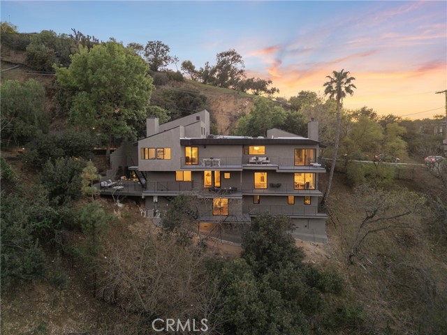 Detail Gallery Image 2 of 62 For 3250 Coldwater Canyon Ave, Studio City,  CA 91604 - 4 Beds | 4 Baths