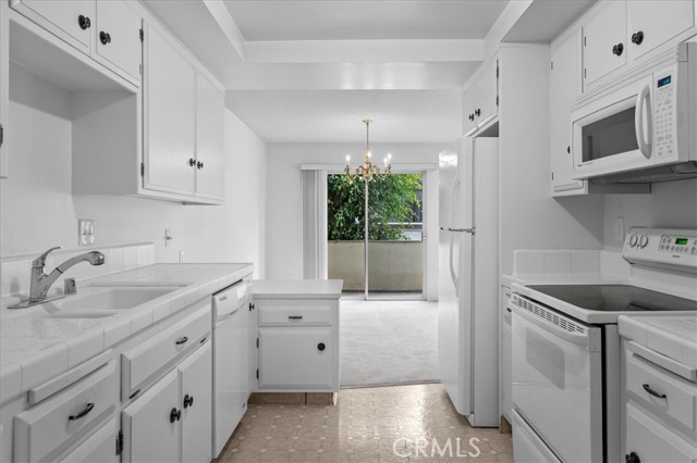 2571 Via Campesina, Palos Verdes Estates, California 90274, 2 Bedrooms Bedrooms, ,2 BathroomsBathrooms,Residential,Sold,Via Campesina,SB21244619