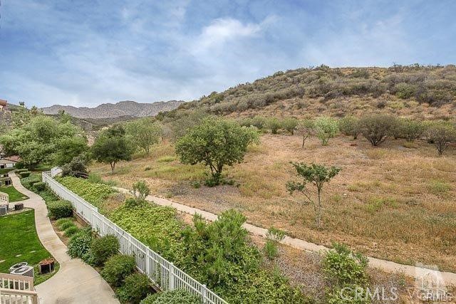 5805 Oak Bend Lane, Oak Park CA: https://media.crmls.org/medias/4079d591-b037-418d-8cda-1a9a3dc2a143.jpg