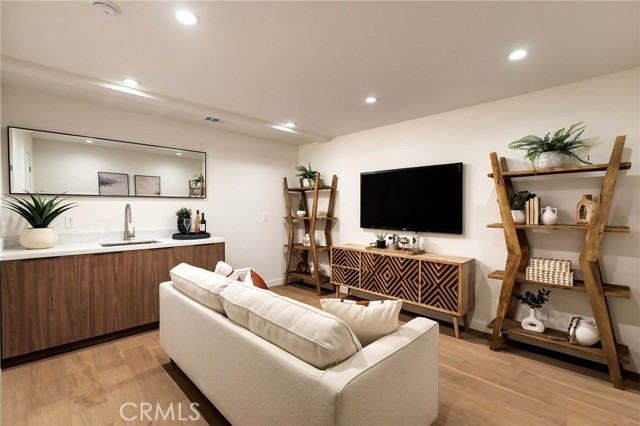4 Bed Home for Sale in Los Angeles, California