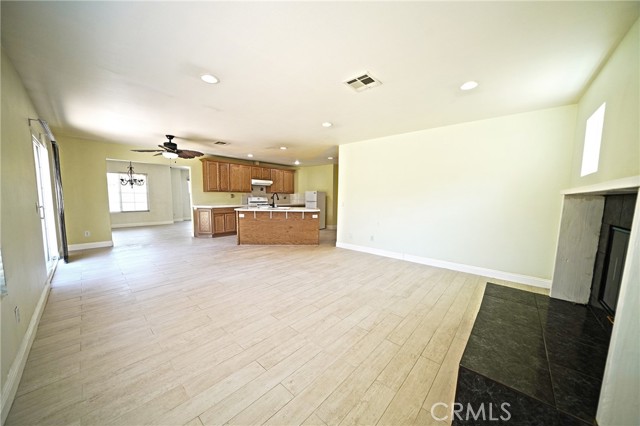 Detail Gallery Image 13 of 31 For 15645 Cobalt St, Sylmar,  CA 91342 - 3 Beds | 2 Baths