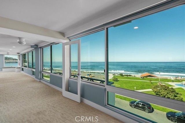 Detail Gallery Image 3 of 47 For 201 Calle Miramar #35,  Redondo Beach,  CA 90277 - 2 Beds | 3 Baths