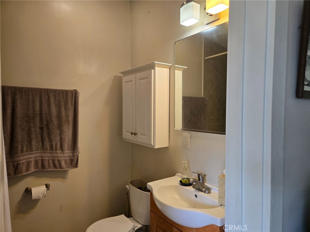https://media.crmls.org/medias/407ba25e-8e59-467f-8638-4ebe9c712fbf.jpg?preset=X-Large