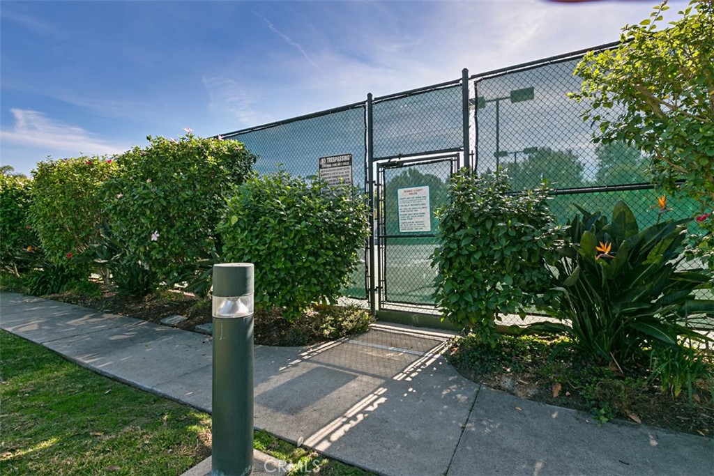 MLS #OC24189148 img 1