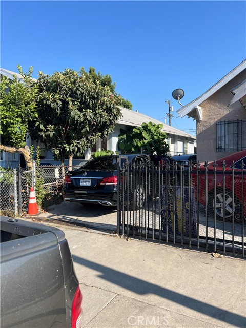 436 55th Street, Los Angeles, California 90011, 3 Bedrooms Bedrooms, ,2 BathroomsBathrooms,Single Family Residence,For Sale,55th,PW24138951