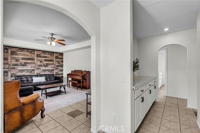 18150 Granite Avenue, Riverside CA: https://media.crmls.org/medias/407c218b-b0e1-435a-8027-c343ff900d69.jpg