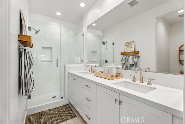 Detail Gallery Image 13 of 25 For 85 Hideaway Loop, Mission Viejo,  CA 92691 - 4 Beds | 3/1 Baths