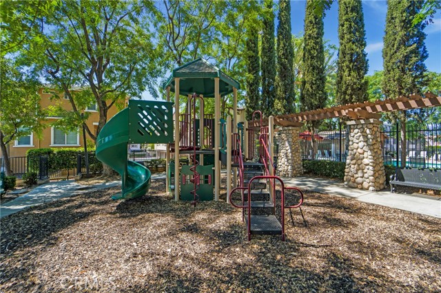 Detail Gallery Image 28 of 29 For 1511 Ledgestone, Pomona,  CA 91767 - 3 Beds | 3 Baths