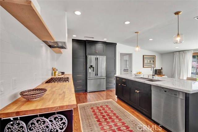 Detail Gallery Image 10 of 29 For 12052 Red Hill Ave, North Tustin,  CA 92705 - 2 Beds | 2 Baths